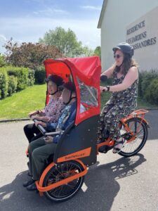 Sortie en vélo cargo pour les résidents des Jardins de Nassandres